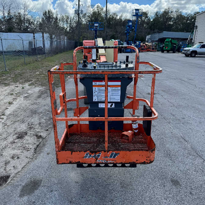 USED 2012 JLG E300AJP