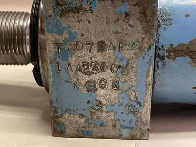Used VICKERS CF-2P-010-A 151459L Cylinders | Surplus Asset Holdings #1206703