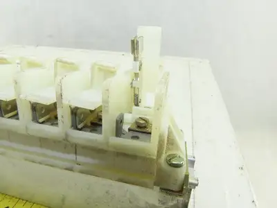 Allen Bradley 1492 CE Single Circuit Knife Disconnect Isolating Termnal DIN Rail