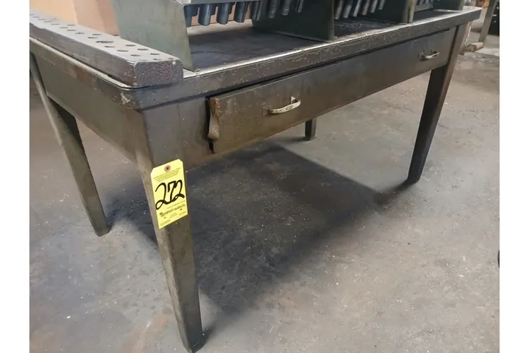 Used _UNKNOWN_ _UNKNOWN_ Work Benches Ohio US | Thompson Auctioneers #1554051