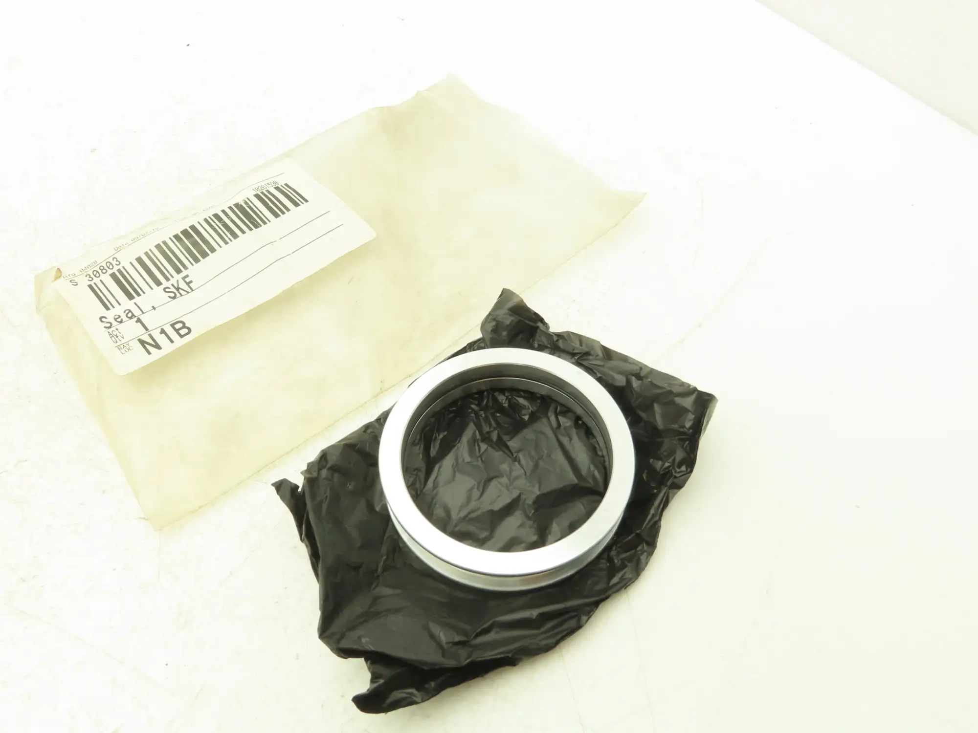 SKF LOR 53 Bearing Seal-Labyrinth 2.93" Shaft Dia 3.56" OD x .68 Width Aluminum