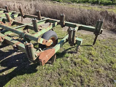USED 2000 JOHN DEERE 100