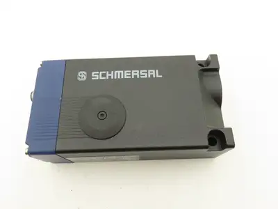 Schmersal AZM400Z-ST-1P2P Solenoid Interlock Safety Switch Electronic RFID