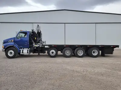 Sterling LT9500 Truck with Autogru PM 32026LC Crane