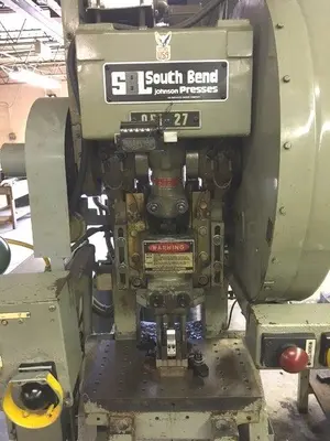 USED 1983 SOUTH BEND 27-FW-AC