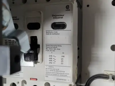 Used EATON SVX025A1-5A4N1 Switchgears British Columbia CA | Lenmark #240329