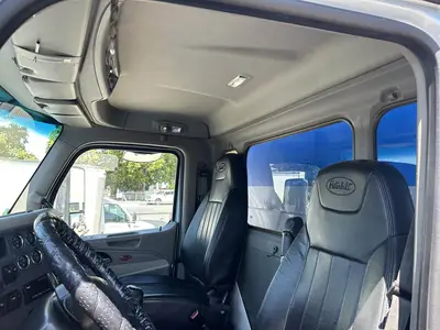 USED 2018 PETERBILT 579