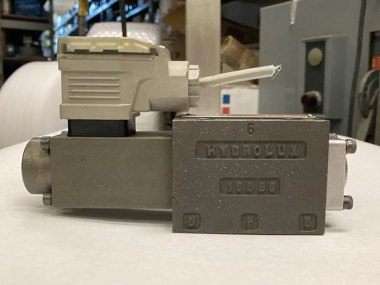 Used HUSKY WE42P06C21PAOBN/P15 Solenoid Valves Ohio US | Surplus Asset Holdings #1235558