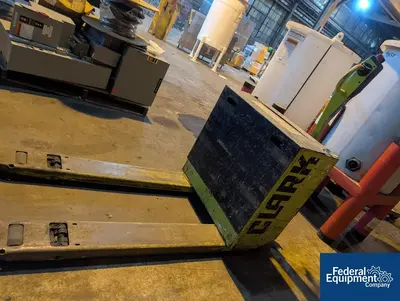USED Clark Clark electric pallet runner