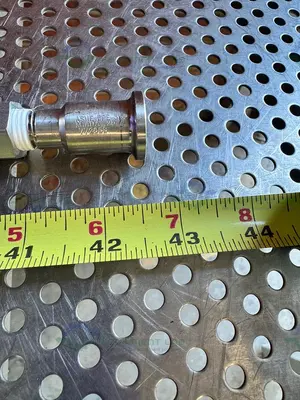 Used SWAGELOK SS-4CP4-10 CHECK VALVE W/ 42" STAINLESS STEEL BRAIDED HOSE 3/4" TO 1/2" Hoses California US | Equipment Lab #1427415