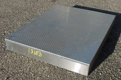 USED WORK PLATFORM 60 X 45 INCHES WORK PLATFORM