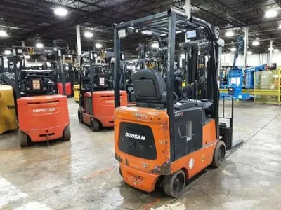 USED 2019 DOOSAN BC15S-5