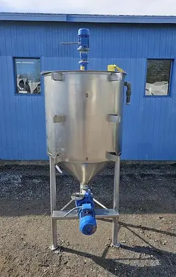 Used 585 Gallon Tank, Stainless Steel, With Mixer & Pump