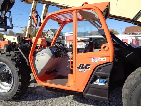 USED 2019 JLG 1255
