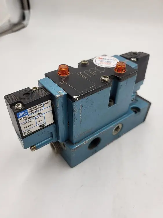 Used MAC MAC SOLENOID VALVE 82A-FC-CAA-TM-DDAP-1DA & TWO TM-DDAJ-1DA Solenoid Valves | ND Industrial Surplus #1216731