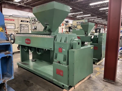 3.5" Welex 24:1 Extruder Model 350 RHNV,75Hp