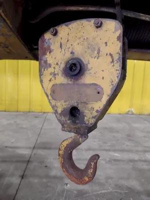 3 TON X 17’ F&G / LOAD LIFTER UNDER-SLUNG POWERED CRANE: STOCK #22971