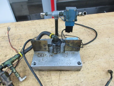 USED 1998 USED HAAS PARTS AND TOOLING VF SERIES 40 TAPER TRP ASSEMBLY