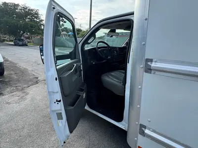 Used 2019 GMC SAVANA CUTAWAY Box trucks Florida US | Truck and Van Outlet #1509156