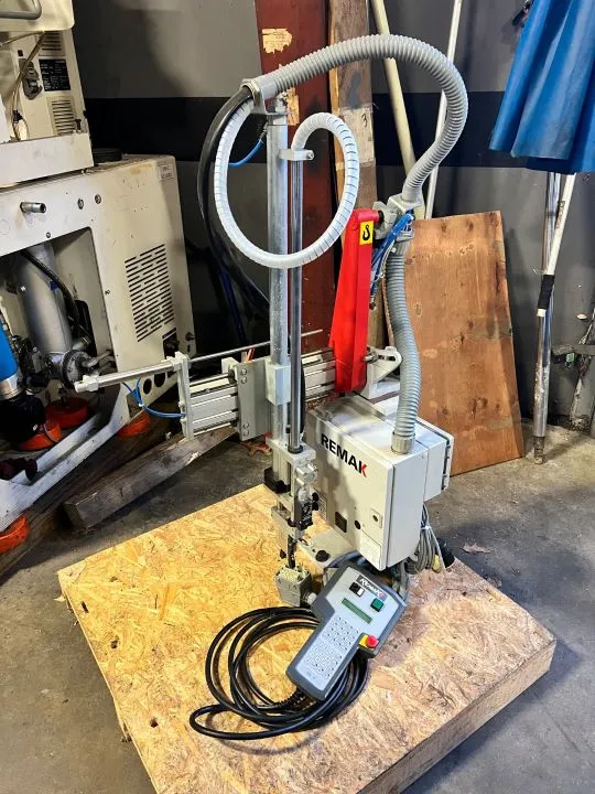 Used 2009 REMAK RX11 Order Pickers | Hunter Plastics #788791