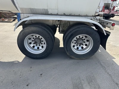 Used 2004 POLAR _UNKNOWN_ Tanker Trailers Indiana US | Lakeshore Equipment Sales #1546607