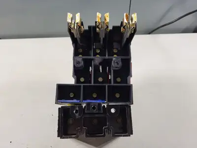 Disconnect Switch with 3 Times 40 Amp Fuse LPJ-40SP