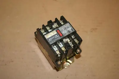 USED ALLEN BRADLEY 700-N200A1 SER B