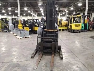 USED 2016 CROWN RMD6025-32