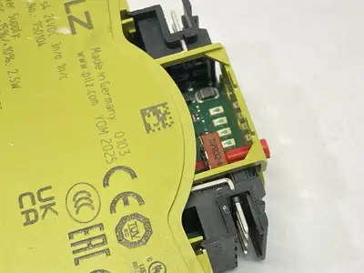 PNOZ s4 24VDC 3n/o 1n/c | Pilz  Standalone Sigma Safety Relay 750104 NO COVER - For parts or not working