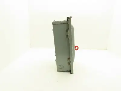 Siemens HFC361R Safety Disconnect Switch 30A Fusible 600V 3ph Up to 7-1/2Hp