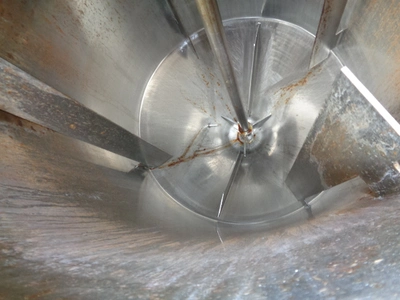 700 L S/S Jacketed Enclosed Mixer Tank