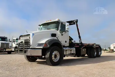 New | in-Stock 2026 MACK GRANITE 64BR Rolloff Trucks Texas US | Roll Off Truck World #1491904
