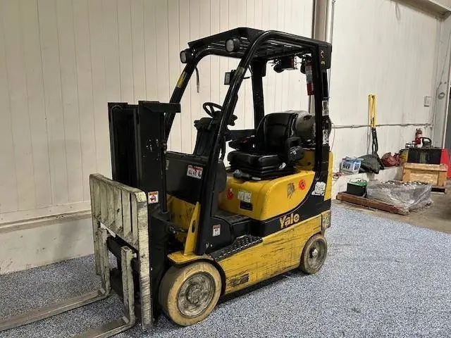 Used 2017 YALE GLC030VX Liquid Propane Forklifts Illinois US | Somerset Equipment Sales #1546284