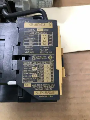 Allen-Bradley 100-A09ND3 Series B Contactor 9A w/ 140-MN-0400 Starter