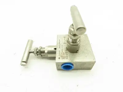PT7MHPS-4-XP Pentair 2-Valve Stainless Manifold Block 1/2" NPT 3-Port 6000 PSI