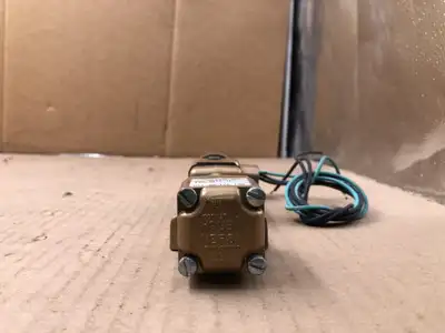Versa Products VSG-4332-31-120V60 4-Way Solenoid Valve 40-175PSI 12W