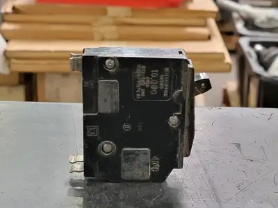USED SQUARE D QO140