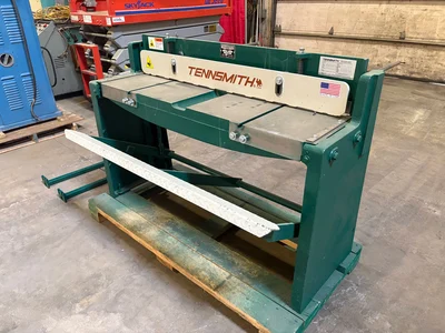 Pre-owned TENNSMITH FOOT SHEAR 16 ga. capacity, MODEL 52