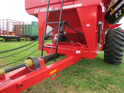 New | in-Stock 2025 E-Z TRAIL 870 Grain Carts Pennsylvania US | Zimmerman Farm Service #1541605