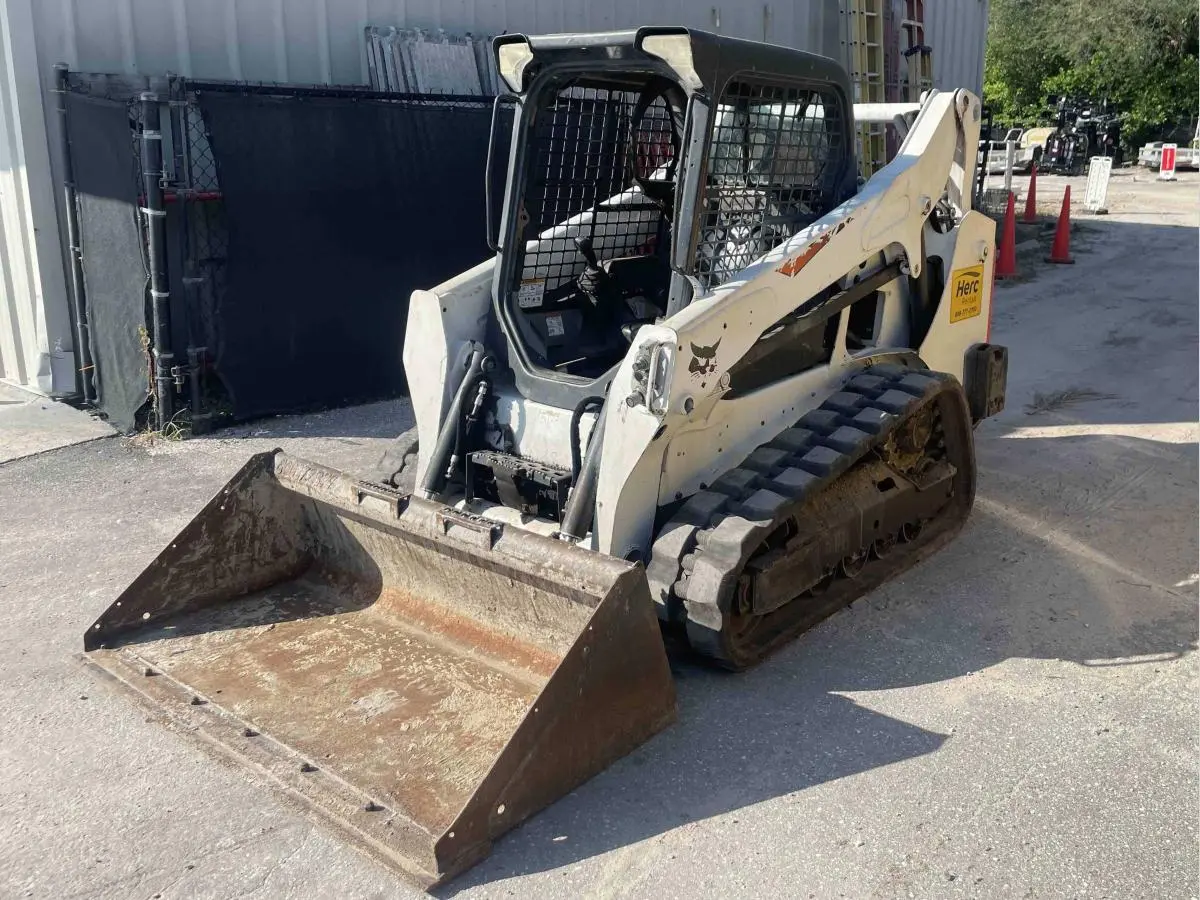 USED 2022 Bobcat T595