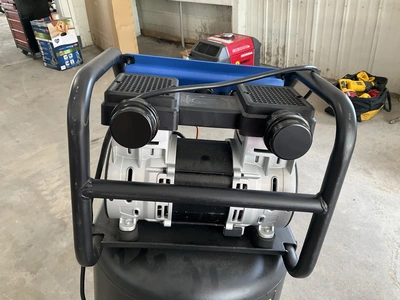 Used KOBALT 26 GAL QUIET TECH Tank Mounted Air Compressors Michigan US | Miedema Asset Management Group #1321225