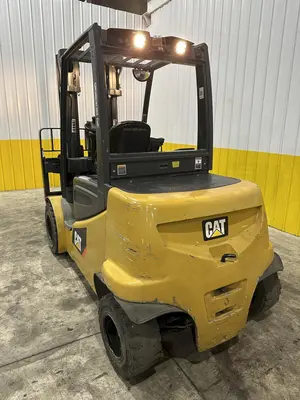 USED CAT