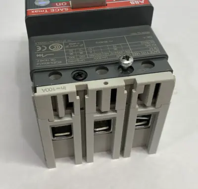 USED ABB MOLDED CASE CIRCUIT BREAKER SACE TMAX 3-POLE SACET1N160