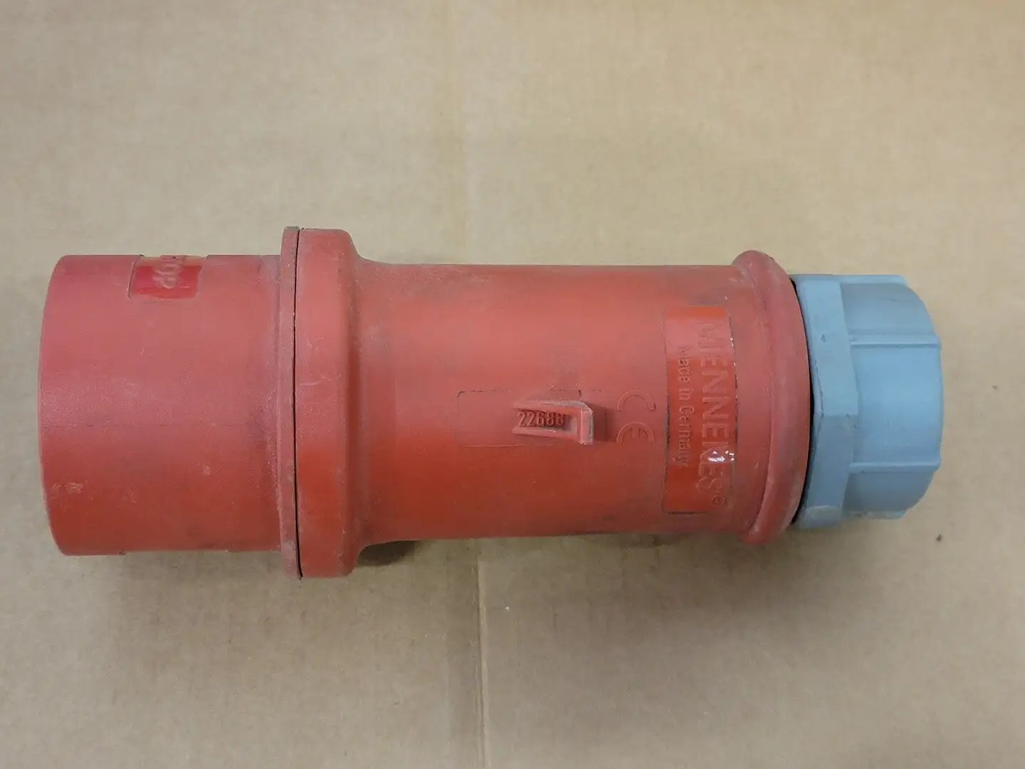 Pin & Sleeve Plug