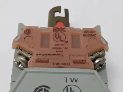 USED IDEC LIGHT TRANSFORMER W/ TW-C01 CONTACTOR