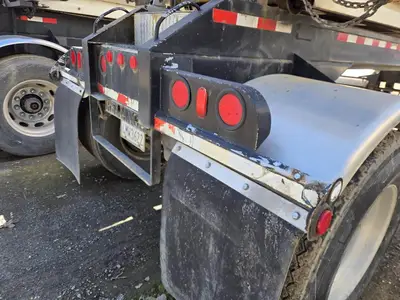 USED 2013 PETERBILT 384