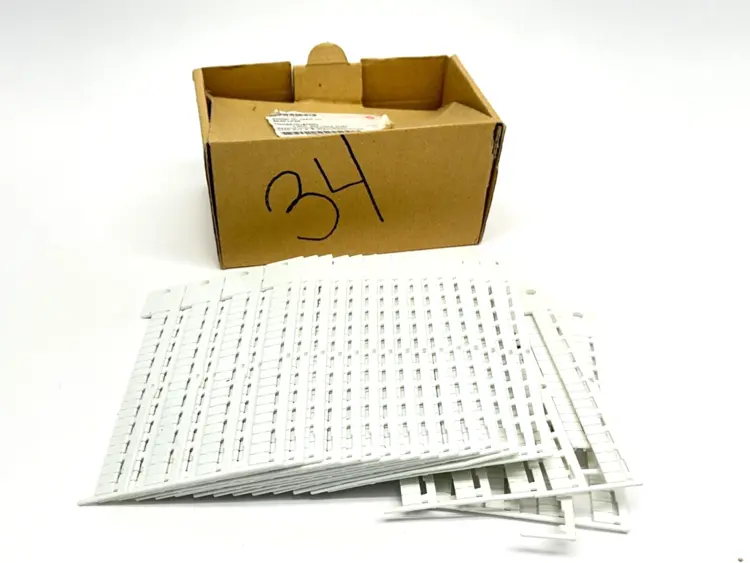 New | in-Stock Murrplastik Snap-In Label Strip KMR 5/7,5-5 WIN-Type 34 LOT OF 1584 Blank Label Michigan US | Maverick Industrial Sales #1392548