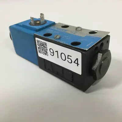 USED VICKERS DG4V-3-2A-M-U-H7-60