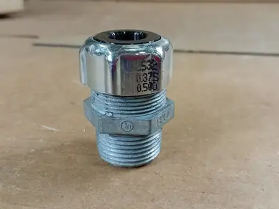 NEW THOMAS & BETTS 2532