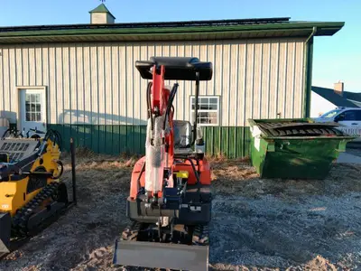 ME18 MINI EXCAVATOR